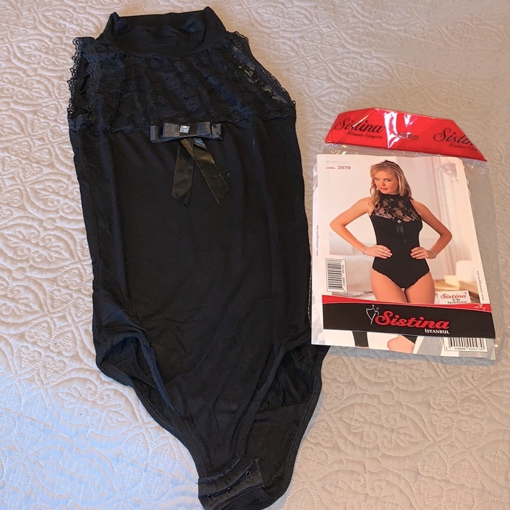 NWT Sistina Bodysuit in black (fits medium size )